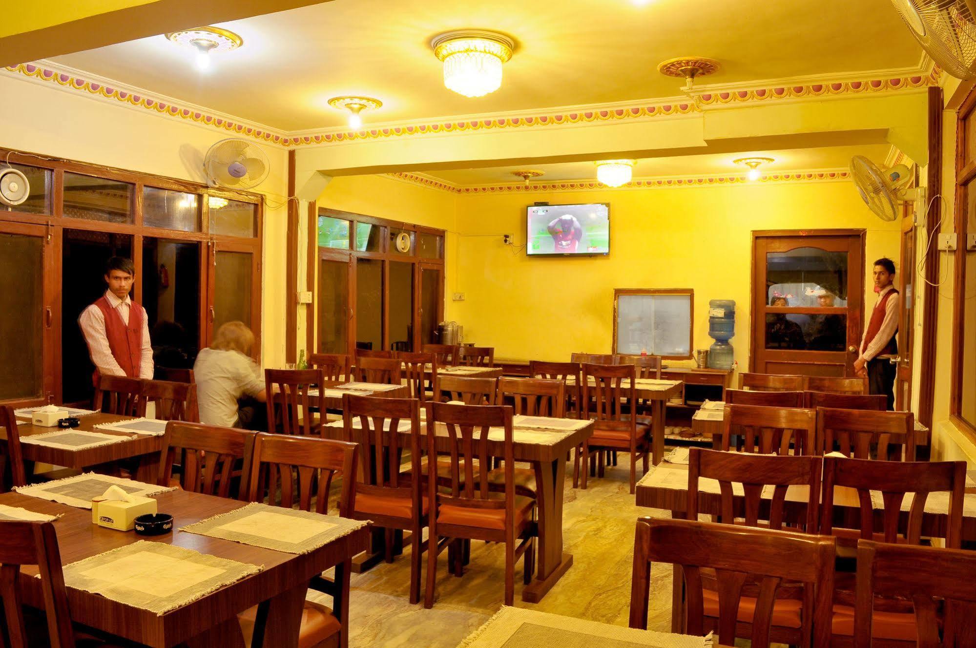 Hotel Brihaspati Katmandu Zewnętrze zdjęcie