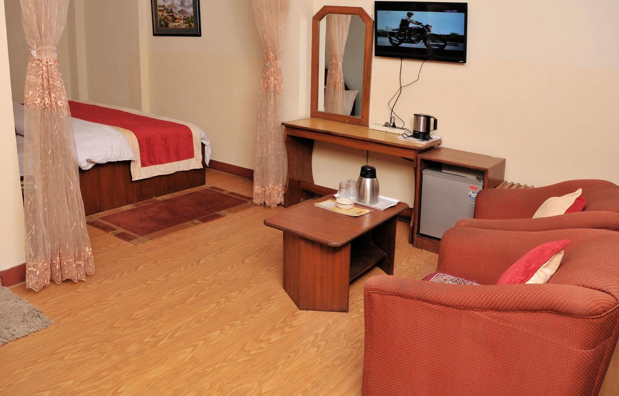 Hotel Brihaspati Katmandu Zewnętrze zdjęcie