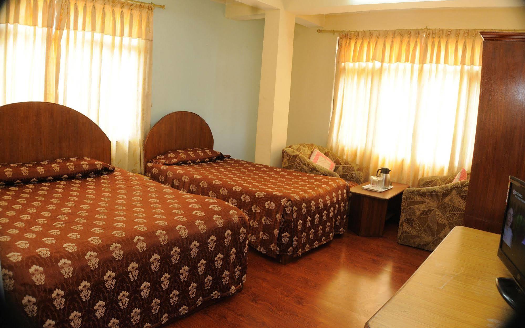 Hotel Brihaspati Katmandu Zewnętrze zdjęcie